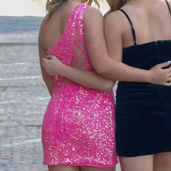 Homecoming Dress by Ashley Lauren Size 4 - Picture 3 of 4